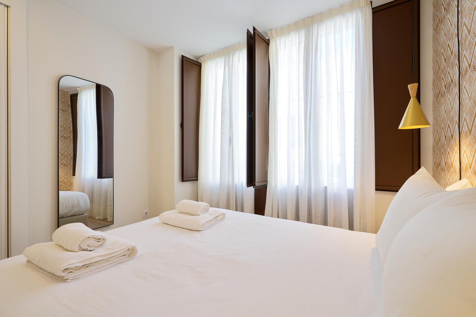 Three-Bedroom Deluxe Apartment