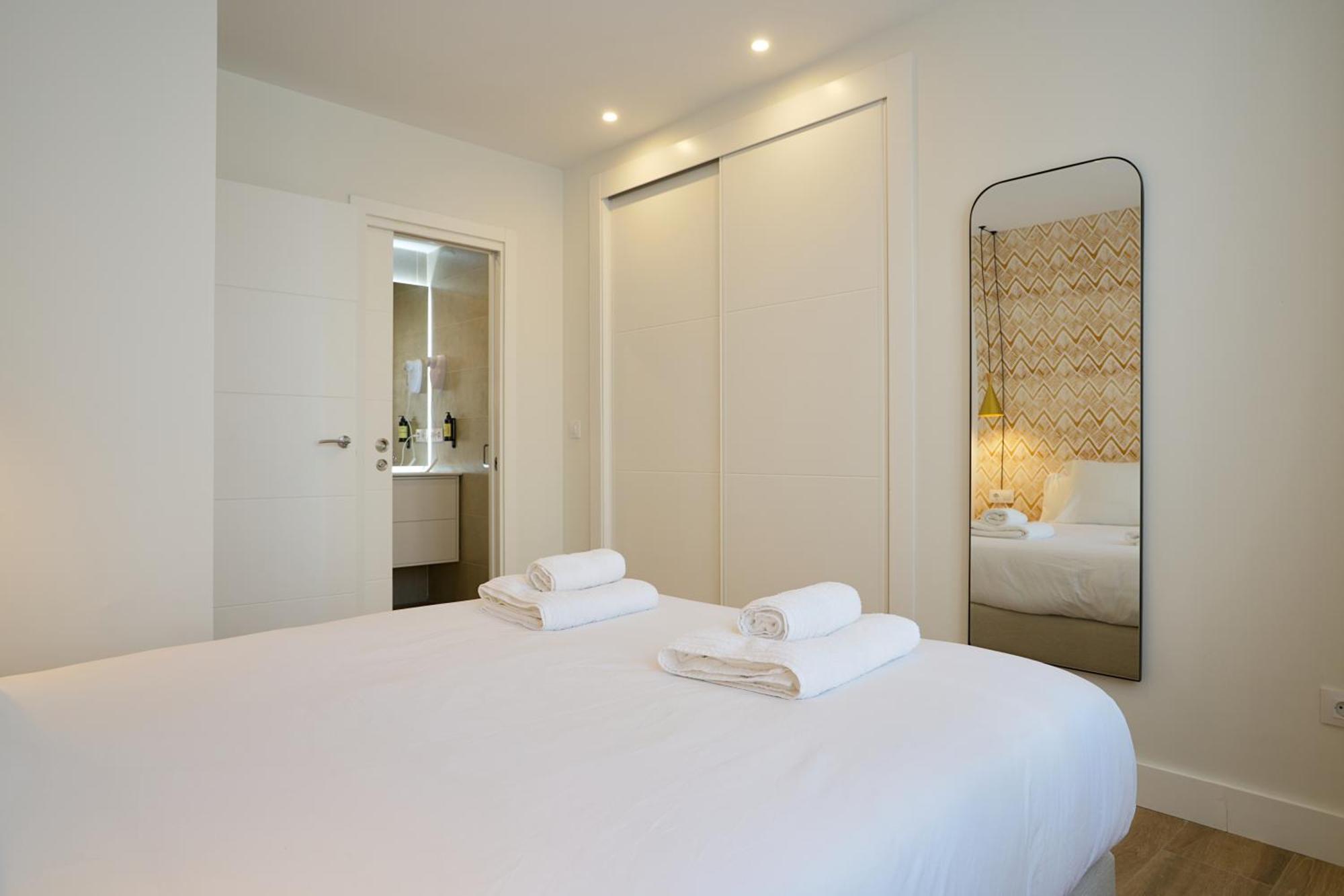 Three-Bedroom Deluxe Apartment