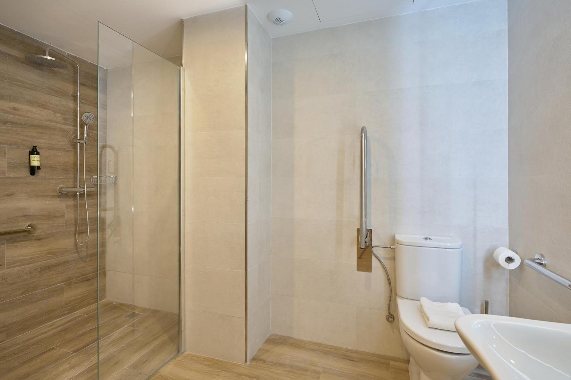 Two-Bedroom Deluxe Apartment