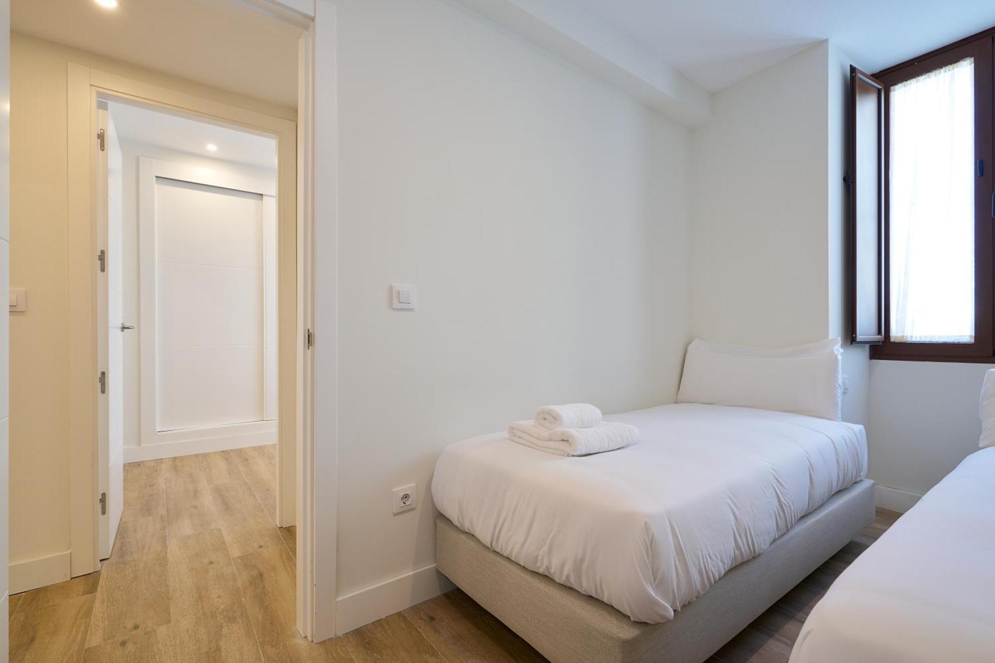 Three-Bedroom Deluxe Apartment