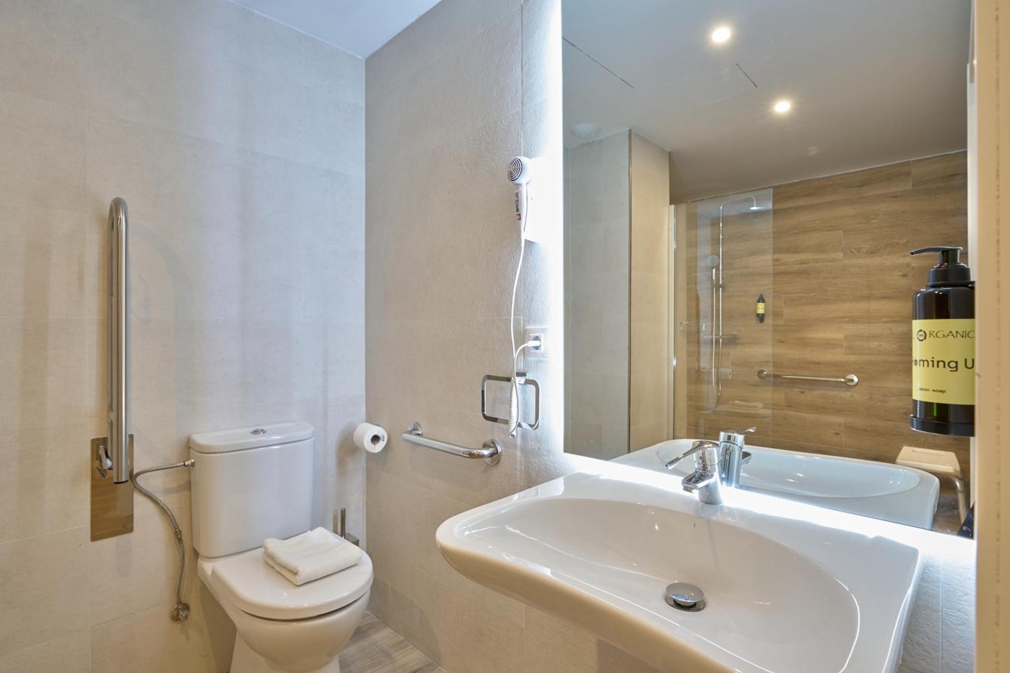 Two-Bedroom Deluxe Apartment