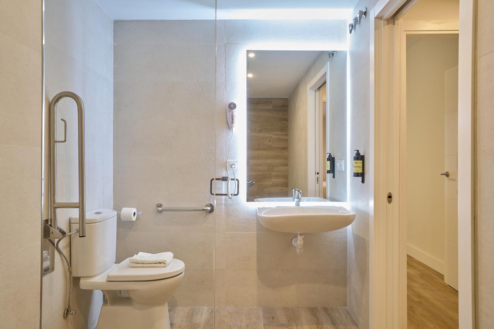Two-Bedroom Deluxe Apartment